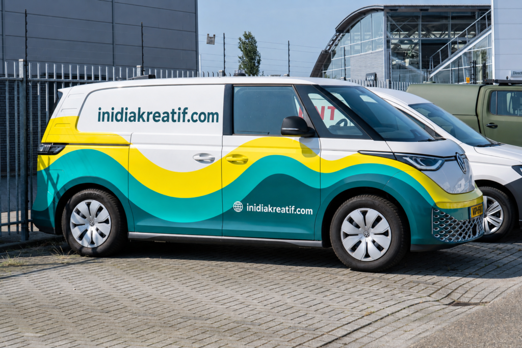 stiker branding mobil